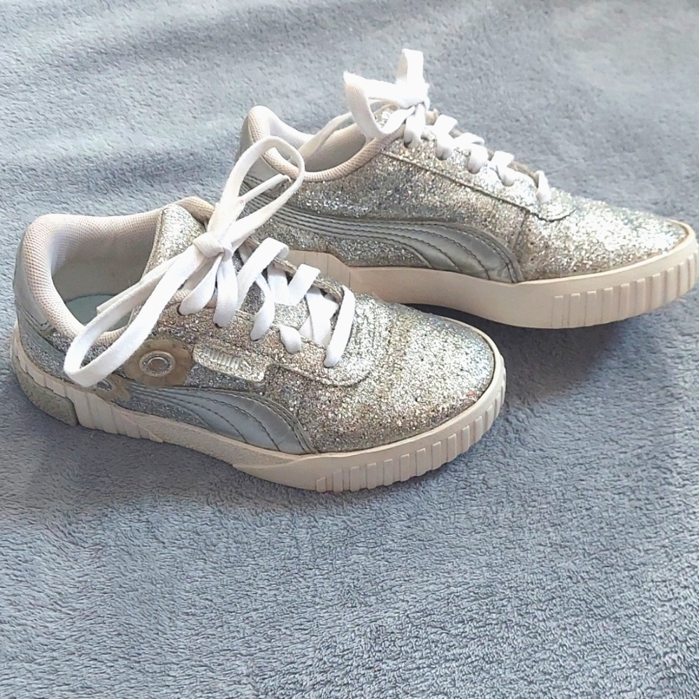 Silver Glitter Pumas